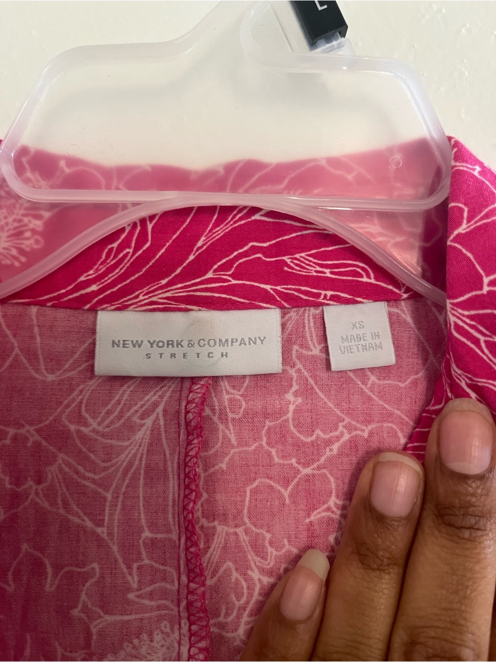 New York & Company Pink Floral Button-Down Shirt - Picture 3 of 5